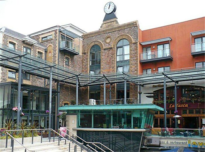 2 Bedroom Apartment For Sale In Caroline Street, Cardiff, CF10