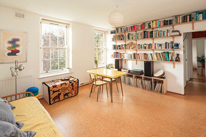 1 Bedroom Apartment For Sale In Moffat House, Comber Grove, SE5