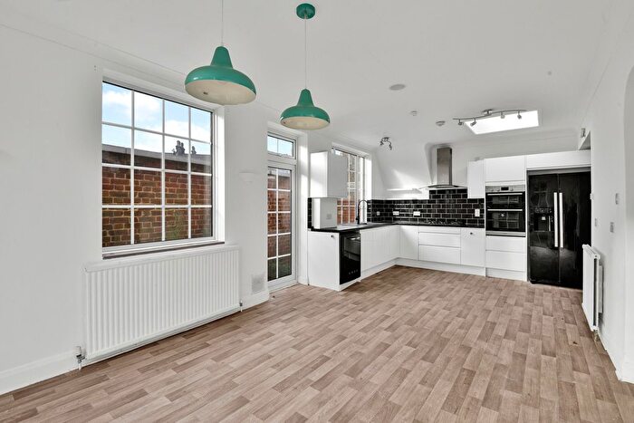 4 Bedroom Terraced House To Rent In Whinfell Close, Streatham, SW16