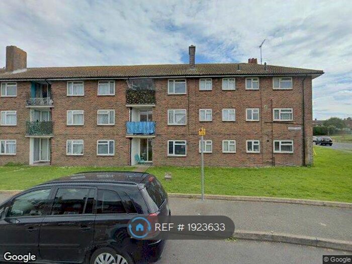 2 Bedroom Flat To Rent In Etchingham Road, Eastbourne, BN23