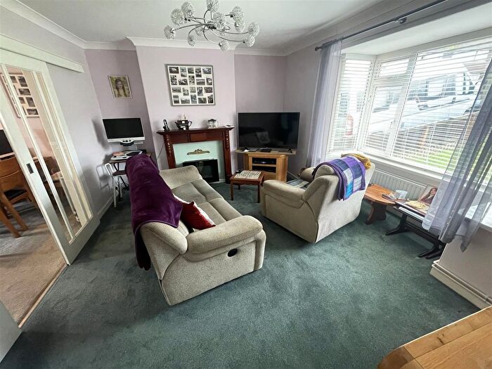 4 Bedroom Semi-Detached House For Sale In Thomson Drive, Crewkerne - Parking Amp; Garden, TA18