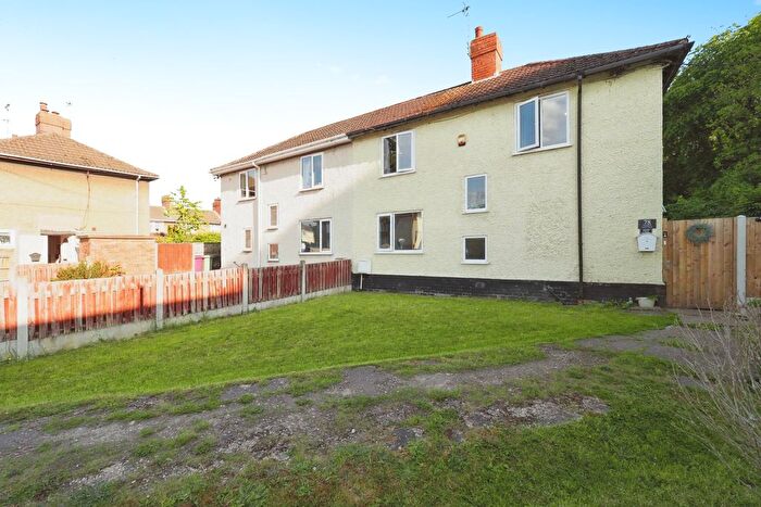 3 Bedroom Semi-Detached House For Sale In The Woodlands, Mansfield, NG20