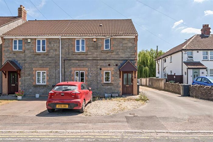 2 Bedroom Apartment For Sale In Poplar Fields, Warmley, Bristol, BS30