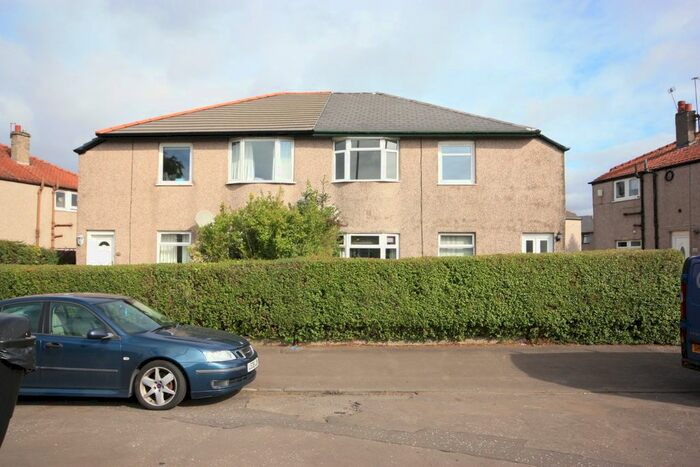 3 Bedroom Flat To Rent In Castlemilk Road, Croftfoot, Glasgow, G44