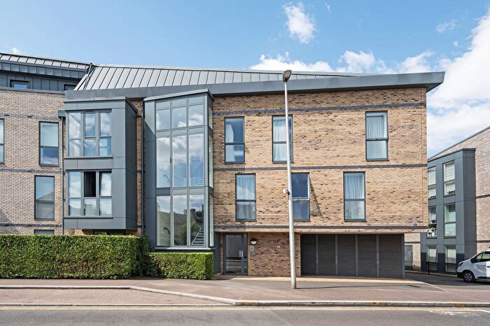 2 Bedroom Flat For Sale In Ruckholt Road, Leyton, London, E10