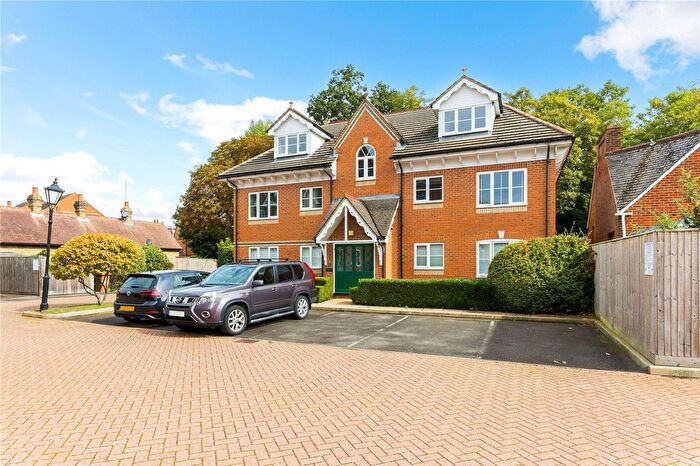 2 Bedroom Flat For Sale In Chesswood Court, Bury Lane, Rickmansworth, Hertfordshire, WD3
