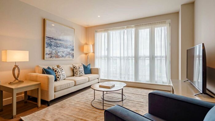 2 Bedroom Flat To Rent In Circus Apartments, Westferry Circus, London, E14