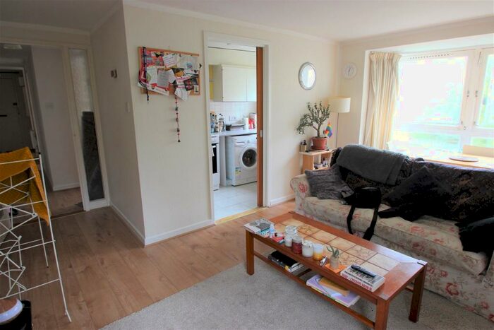 2 Bedroom Flat To Rent In Southfield Park, Cowley, OX4