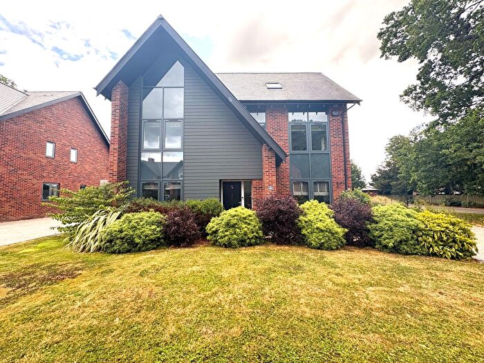 6 Bedroom Detached House For Sale In Purefey Close, Rugby, CV23