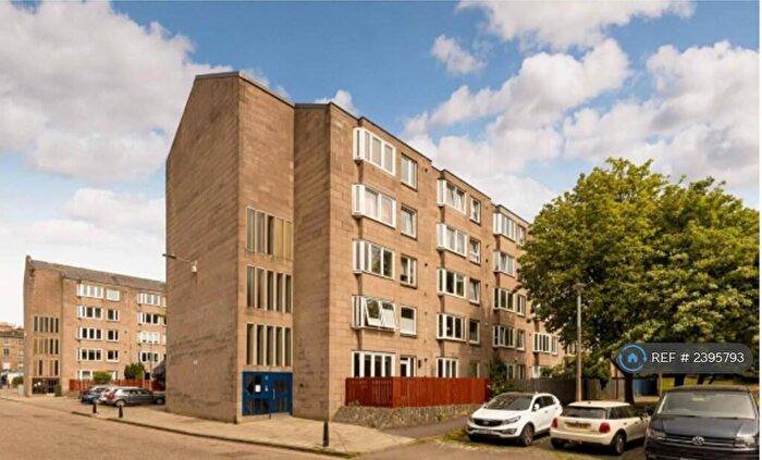 2 Bedroom Flat To Rent In Saunders Street, Edinburgh, EH3
