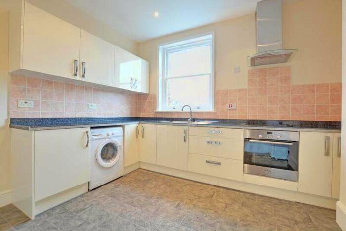 2 Bedroom Flat To Rent In Tranquil Vale, Blackheath, London, SE3