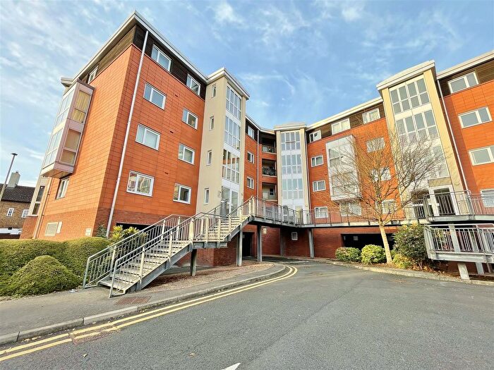 2 Bedroom Flat To Rent In The Waterfront, Selby, YO8