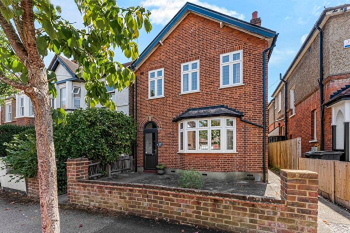 4 Bedroom Detached House For Sale In Derby Road, Surbiton, KT5