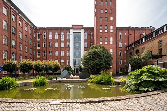 2 Bedroom Flat To Rent In Fairfield Road, London, E3