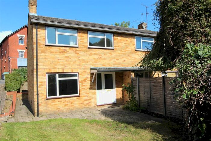 4 Bedroom End Of Terrace House To Rent In Victoria Street, Englefield Green, Egham, TW20