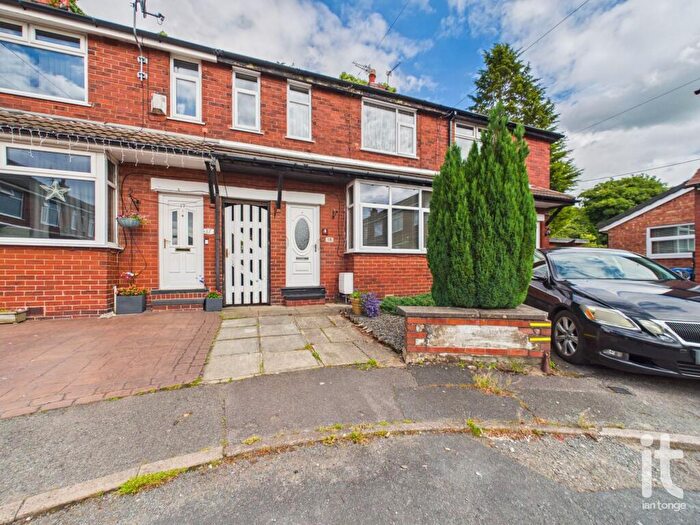 3 Bedroom Mews For Sale In Oldham Avenue, Offerton, Stockport, SK1