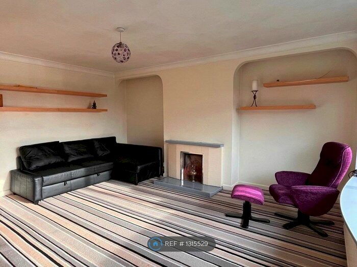 2 Bedroom Maisonette To Rent In Kilby Close, Watford WD25