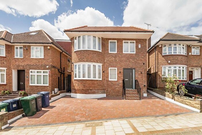 5 Bedroom Detached House To Rent In Queens Way, Hendon, NW4