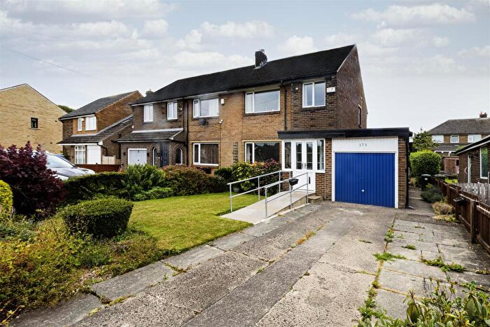 3 Bedroom Semi-Detached House For Sale In Laund Road, Salendine Nook, Huddersfield, HD3