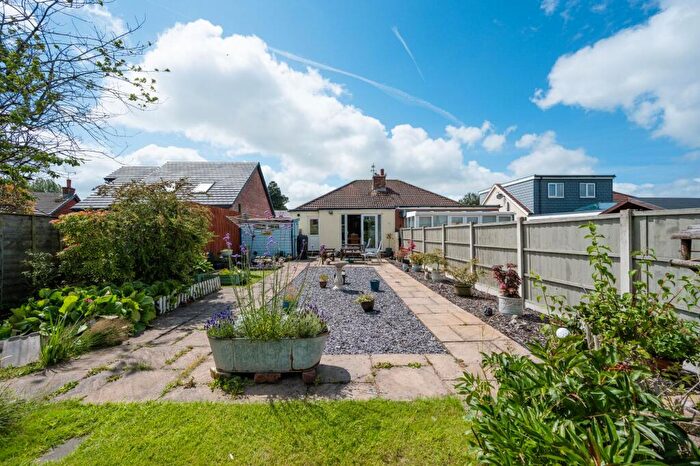 2 Bedroom Semi-Detached Bungalow For Sale In Lordsgate Lane, Burscough, L40