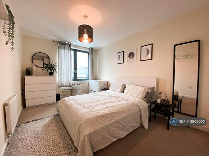 1 Bedroom Flat To Rent In Pooles Park, Finsbury Park, N4