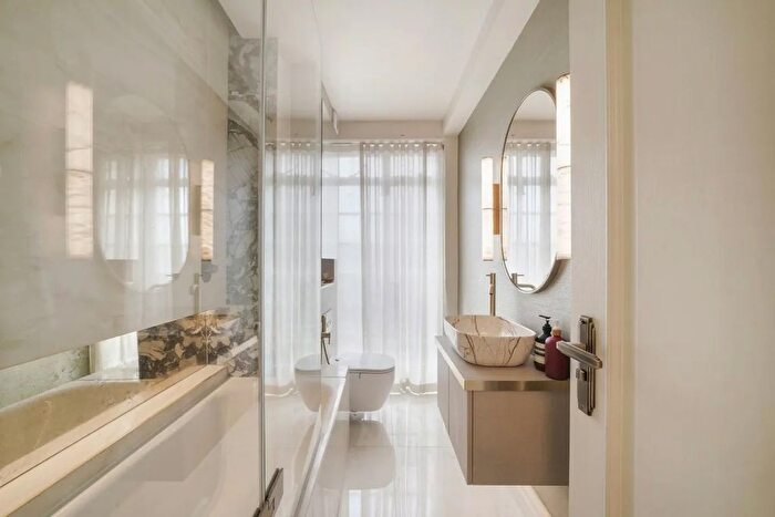 2 Bedroom Flat To Rent In Dorset House, Gloucester Place, Baker Street, NW1