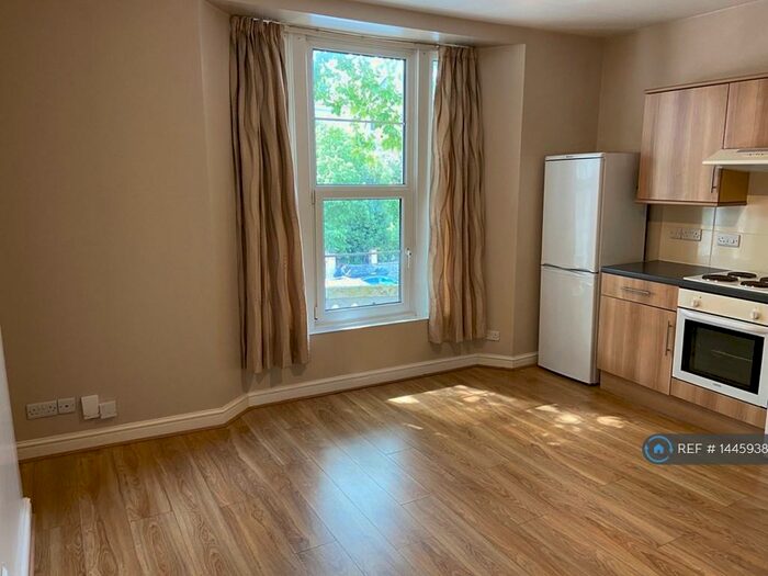 2 Bedroom Flat To Rent In Cheltenham Road, Bristol, BS6