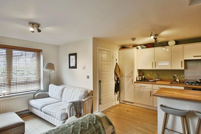 2 Bedroom End Of Terrace House For Sale In Runnymede Lane, Hull, HU7