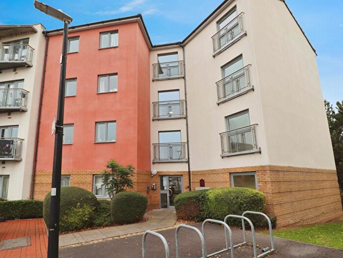 1 Bedroom Flat For Sale In Rhodfa'r Gwagenni, Barry, CF63