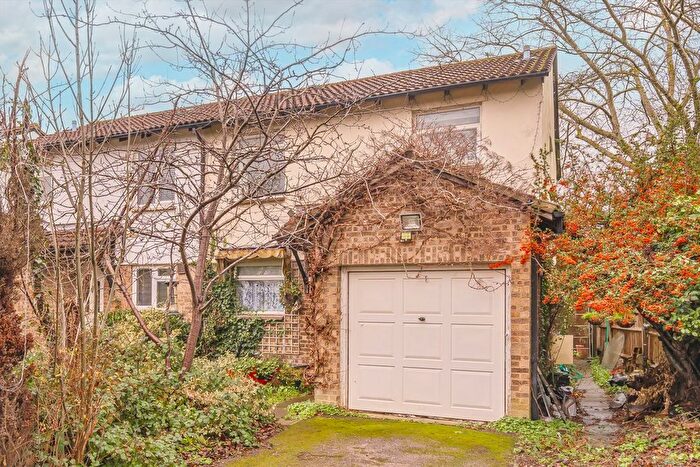 4 Bedroom End Terrace House For Sale In Abbott Close, Hampton, TW12