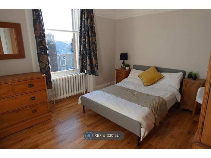 5 Bedroom Flat To Rent In Arnwood Drive, Glasgow, G12