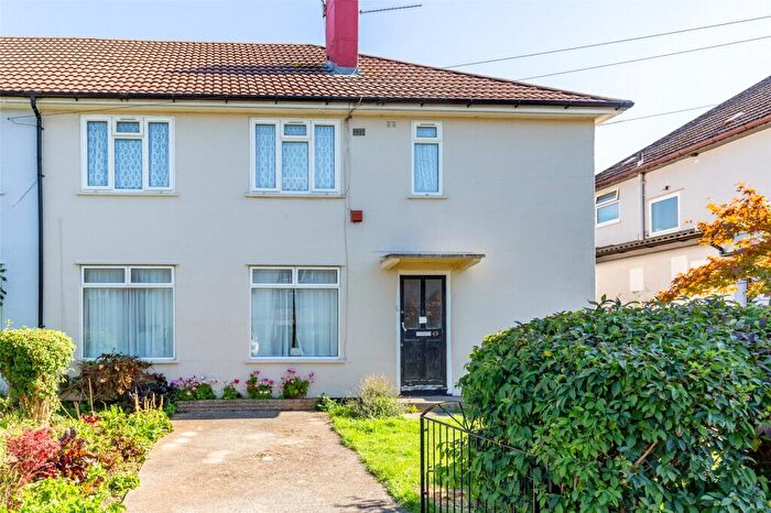 2 Bedroom Apartment For Sale In Monsdale Drive, Bristol, BS10