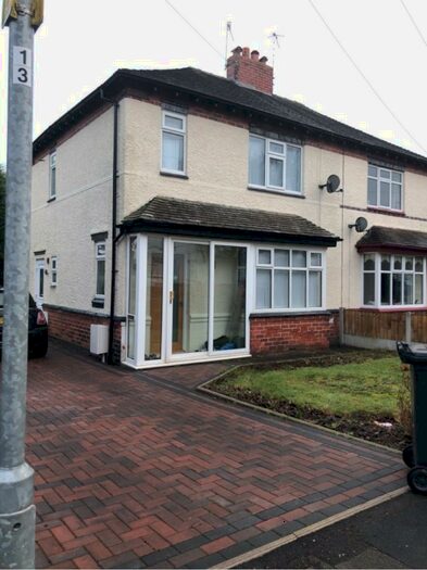 3 Bedroom Semi-Detached House To Rent In Emery Avenue, ST5