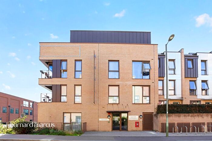 2 Bedroom Flat For Sale In Royal Engineers Way, London, NW7