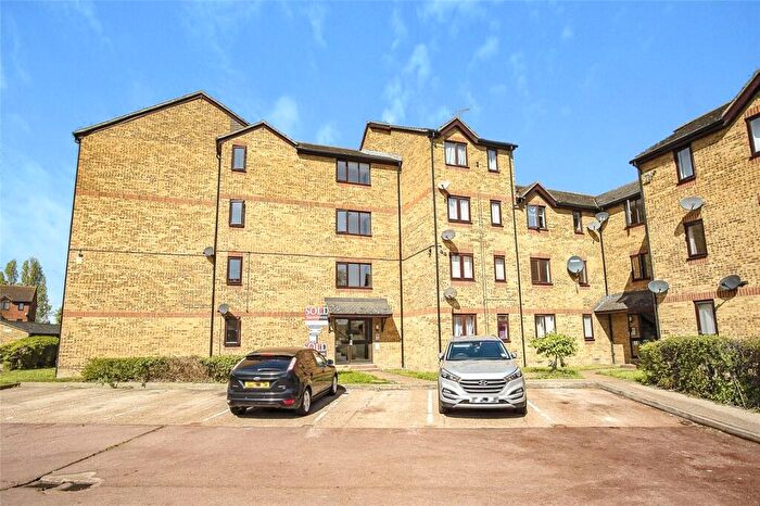 1 Bedroom Flat For Sale In Parsonage Road, Grays, Essex, RM20