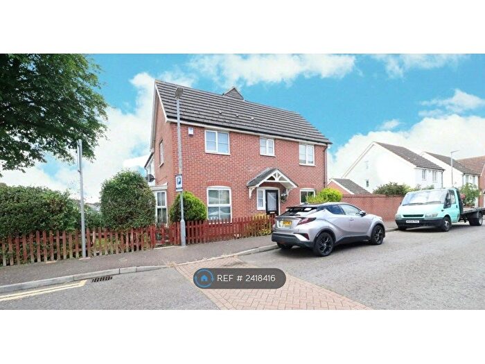 3 Bedroom Semi-Detached House To Rent In Hamleton Terrace, Dagenham, RM9