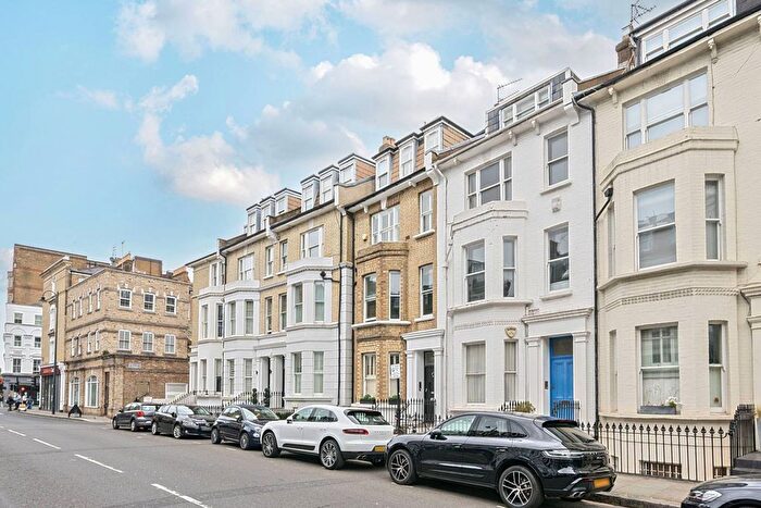 3 Bedroom Flat To Rent In Beaufort Street, Chelsea, London, SW3