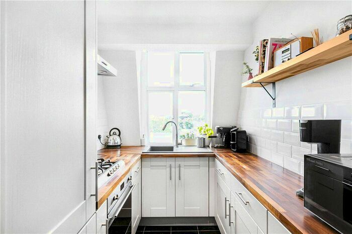 2 Bedroom Flat To Rent In Wellesley Road, London, W4