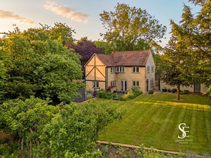 5 Bedroom Detached House For Sale In Hinton Road, Hurst, RG10