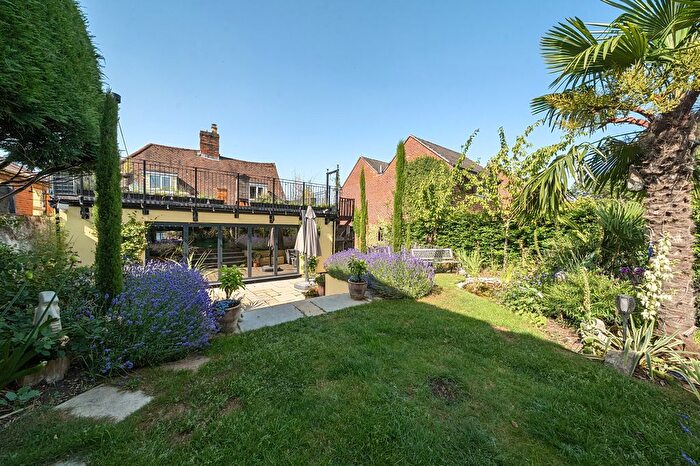 3 Bedroom Detached House For Sale In Chapel Street, Thatcham, RG18