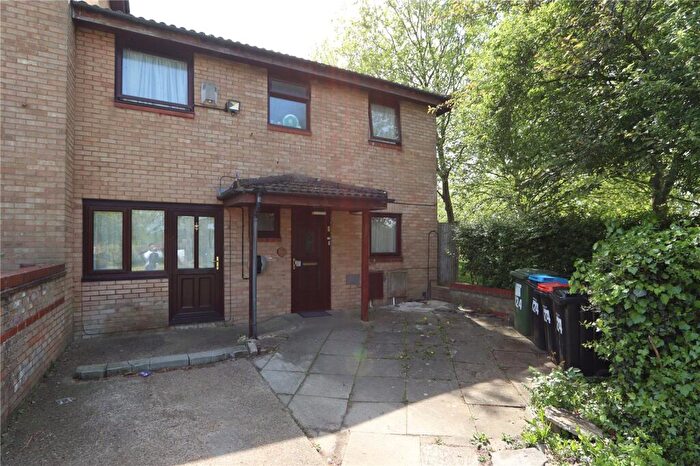 4 Bedroom Semi Detached House For Sale In Bradwell Common Boulevard, Bradwell Common, Milton Keynes, MK13