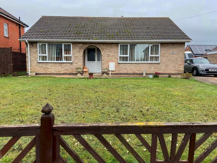 2 Bedroom Detached Bungalow To Rent In High Street, PE10