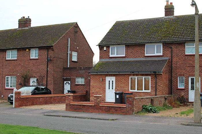 3 Bedroom Detached House To Rent In Duchess Road, Bedford, MK42