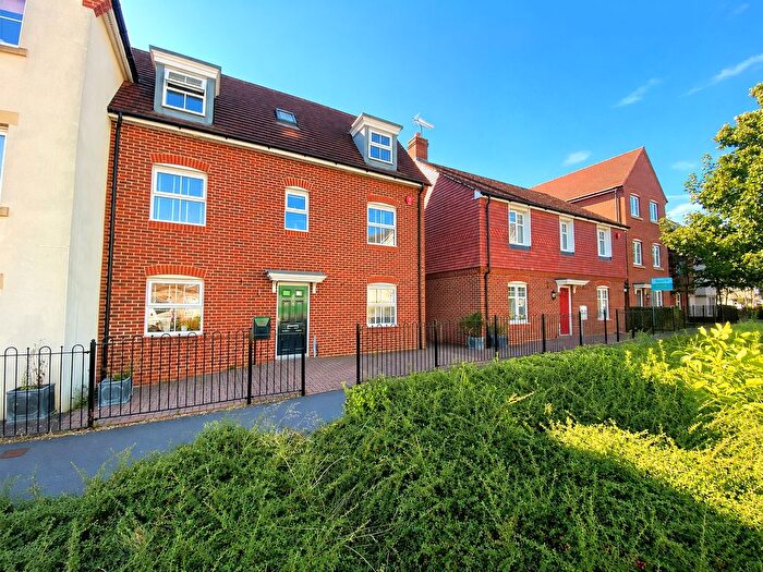 4 Bedroom Semi-Detached House To Rent In Harrier Way, Bracknell, Berkshire, RG12