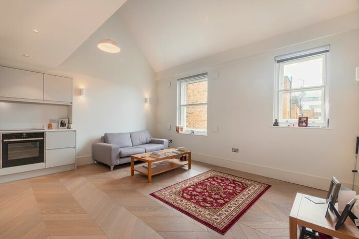 1 Bedroom Flat To Rent In Goodge Street, London, W1T