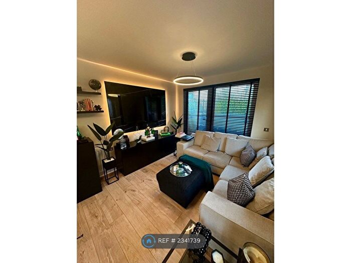 2 Bedroom Flat To Rent In Beechfield House, Torquay, TQ2