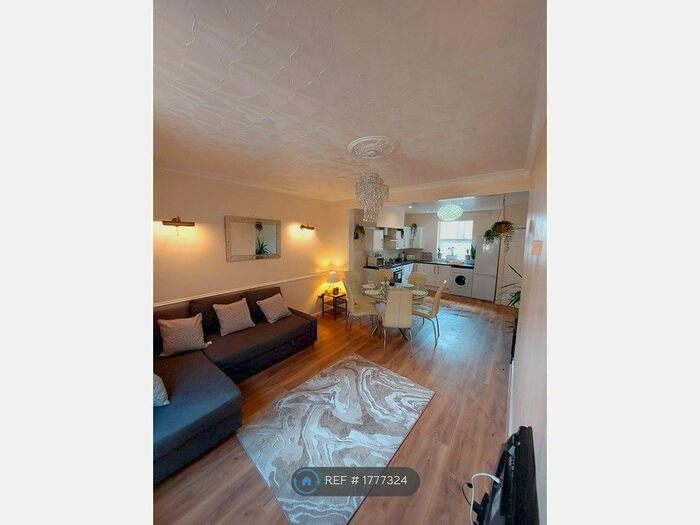 2 Bedroom Maisonette To Rent In St Luke's, Bristol, BS3