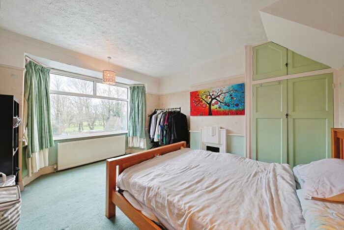 3 Bedroom Semi-Detached House For Sale In Wolfreton Lane, Willerby, Hull, HU10