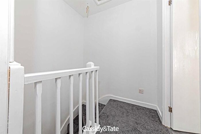 1 Bedroom End Of Terrace House To Rent In Wynchlands Crescent, St Albans, AL4