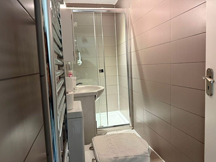 1 Bedroom Property To Rent In Western Road, Hove, BN3